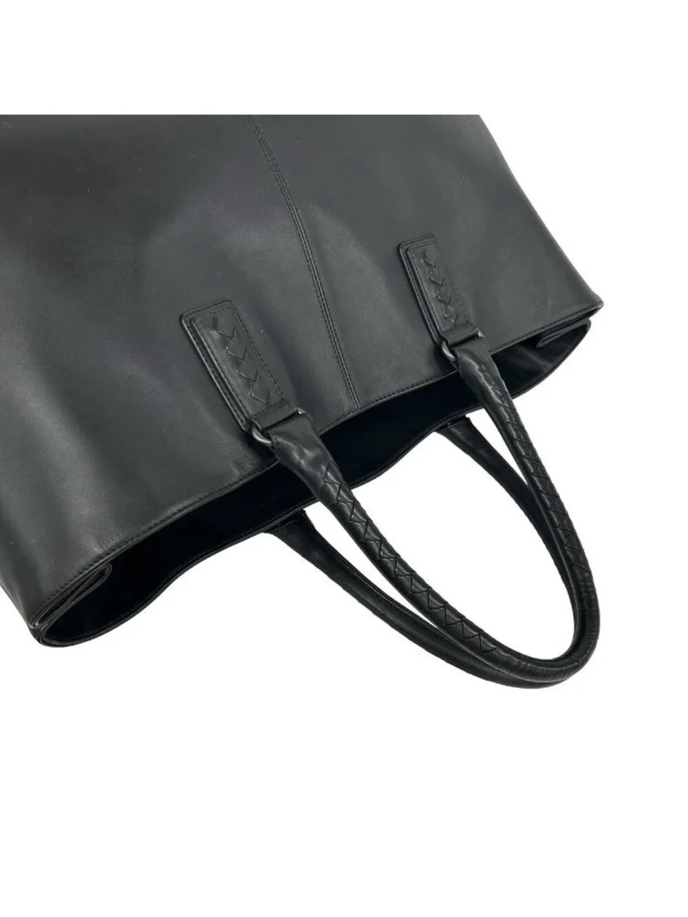 Bottega Veneta brand model